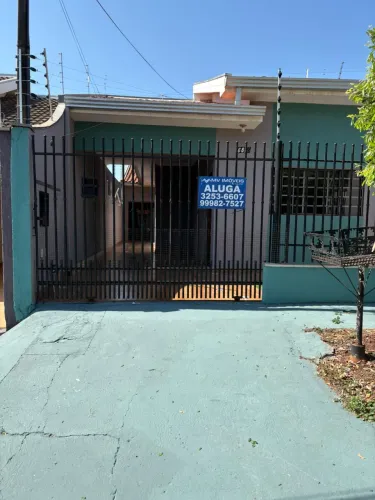 Disponível para Locação | Casa com 1 suíte + 2 dormitórios | Varanda | Lavanderia | Parque