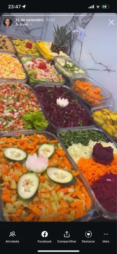  Vende-se buffet com 12 cubas e 1 pista fria para saladas