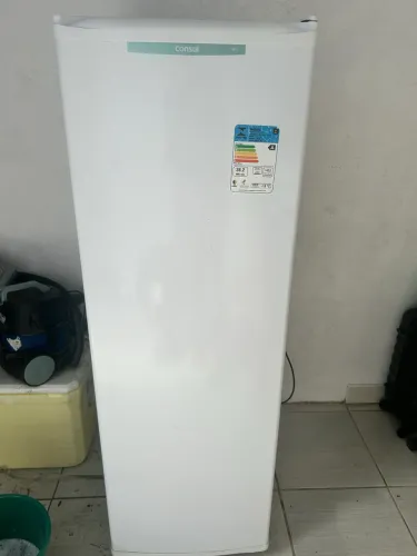 Freezer vertical Cônsul Slim 142 litros