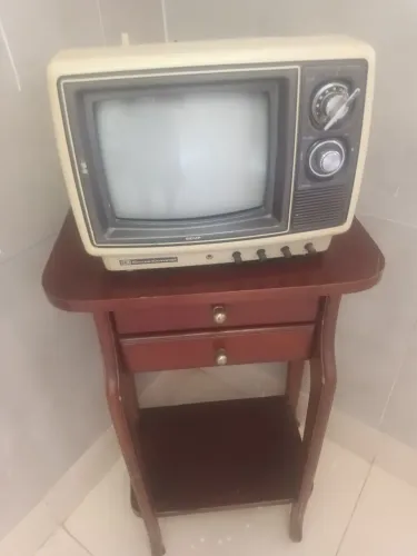 Tev e abajur antig