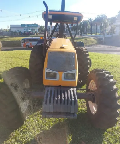 TRATOR, MODELO A750 - ANO 2013