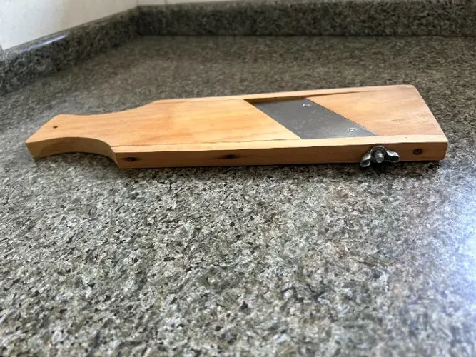 Fatiador Profissional De Legumes Frutas Verduras Com Regulagem Utensílio Cozinha Em Madeir