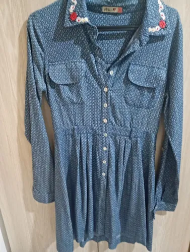 Vestido azul escuro Tam p com detalhes