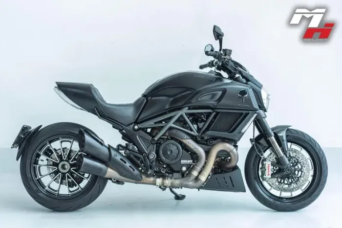DUCATI DIAVEL DARK ABS 2018