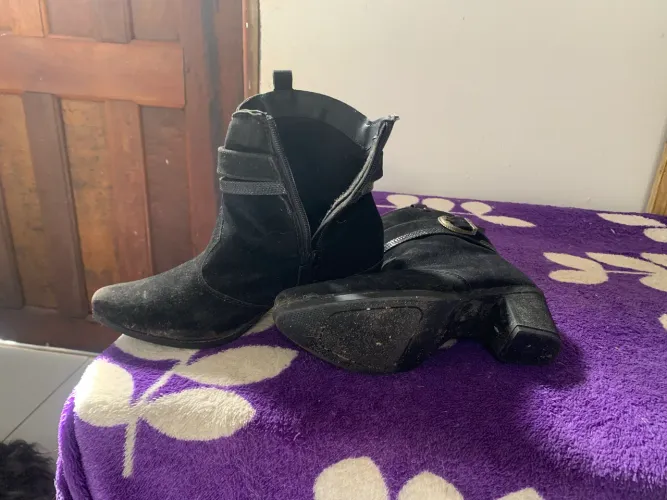 Bota cano curto (número 36)