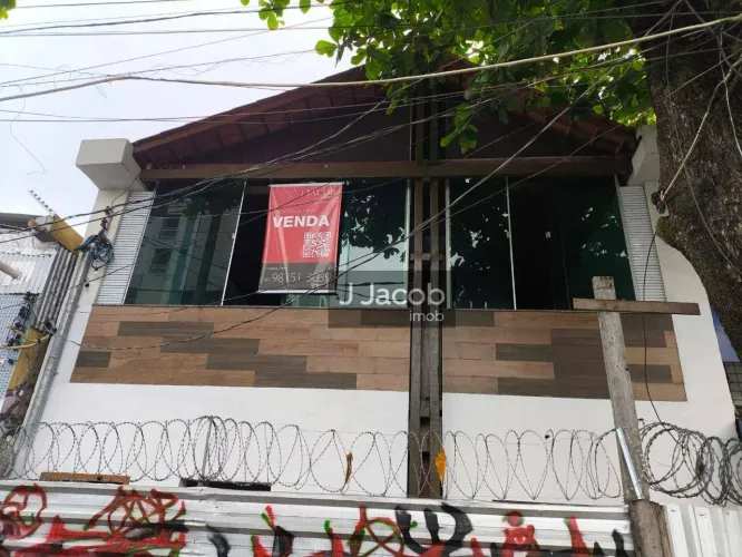Vendo Casa de 382 m² na Rua dos Pariquis - bairro Jurunas