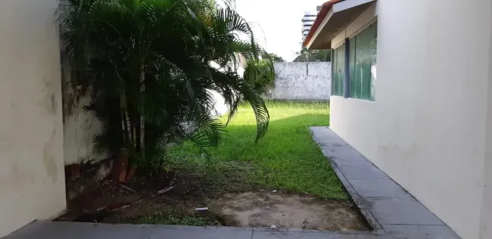 excelente casa na Avenida Sambaquis em calhau