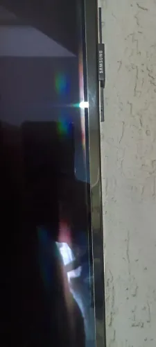 Tv Samsung com defeito no display, para retirada de peças.