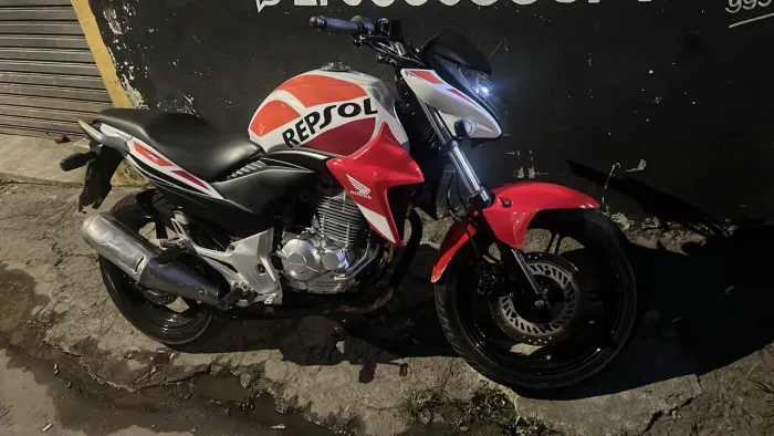 CB 300 edição especial 
