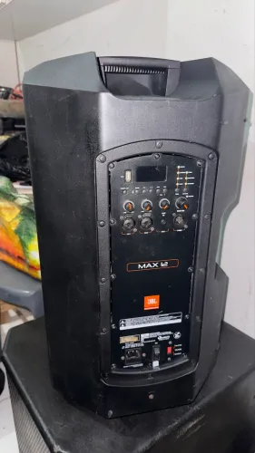 Caixa JBL MAX 12