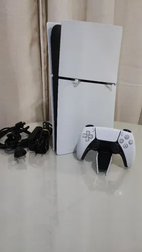 PS5 Slim Digital semi-novo + Base Original