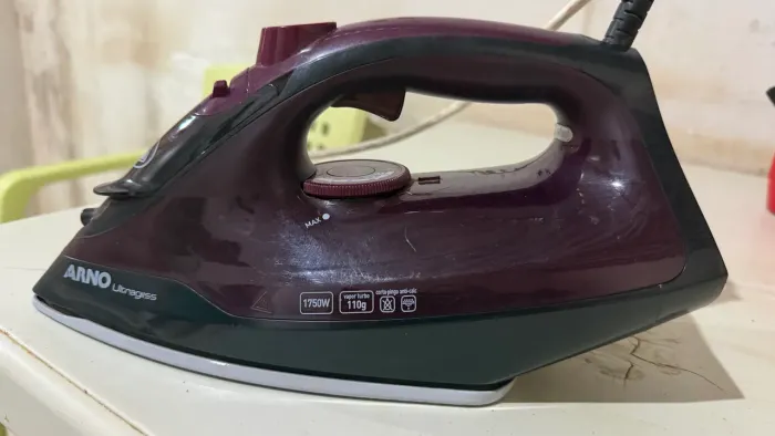 Ferro a Vapor Arno Ultragliss com Base Durilium Airglide