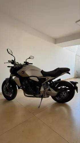 Cb1000R extra de nova.
