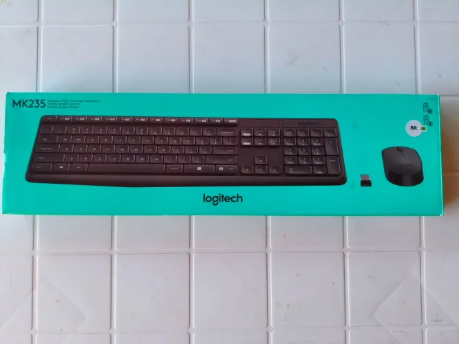 Kit teclado e mouse sem fio Logitech MK 235
