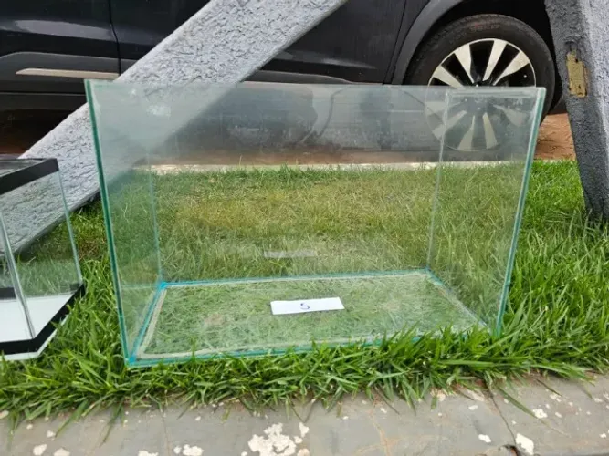 Aquário de Vidro 28 Litros - 45x30x21 cm