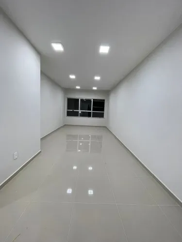 SALA COMERCIAL NA AVENIDA OLEGARIO MACIEL