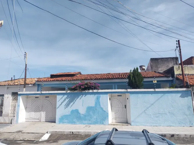 Casa para alugar no Siqueira Campos