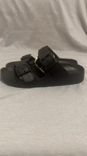 Sandália modelo Birken todo de borracha PRIMARK. Vários tamanhos