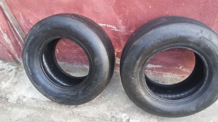Par de pneu traseiro pra buggy