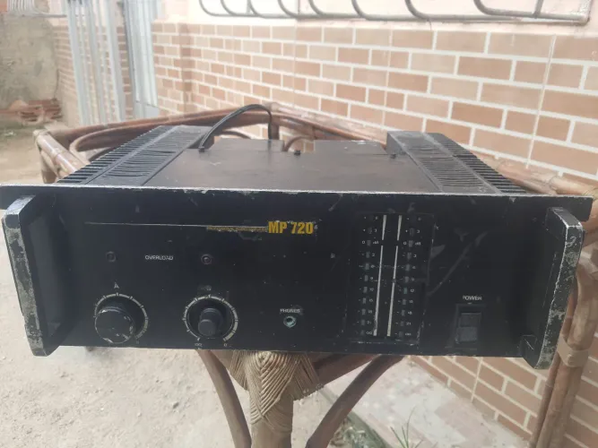 amplificado proficinal muito potente