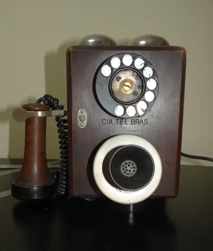 Telefone antigo