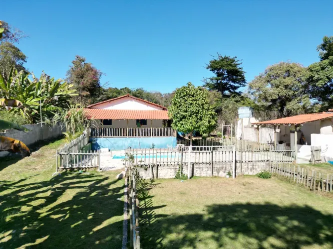 Vende-se Sítio Porteira Fechada com Lazer Completo em Ravena por Apenas R$ 330 Mil!