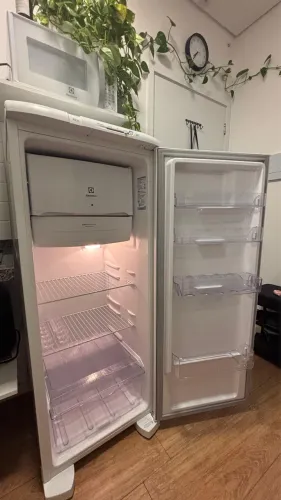 Geladeira RE31