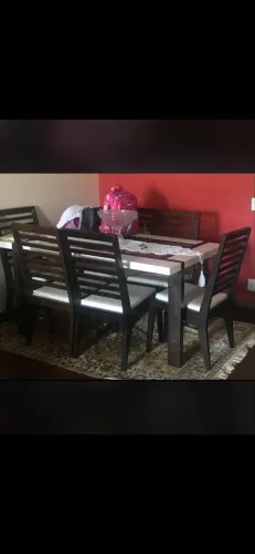 Mesa de jantar com 6 cadeiras 