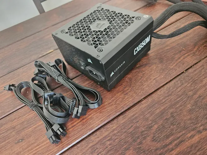 Fonte Semi Modular Corsair CX650 - 650w