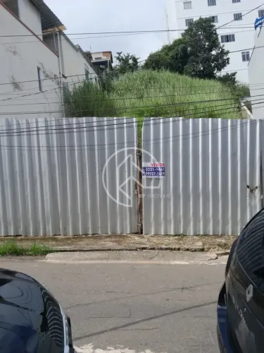 Imóvel para venda possui 330 metros quadrados em São Pedro - Juiz de Fora - MG