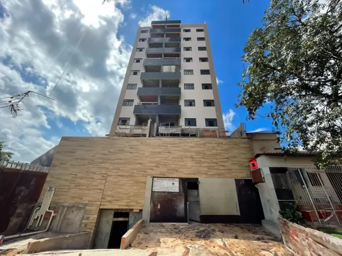 APARTAMENTO DE 2 QUARTOS NO JARDIM GLORIA AO LADO DA PRAÇA DO BAR DO LEO.