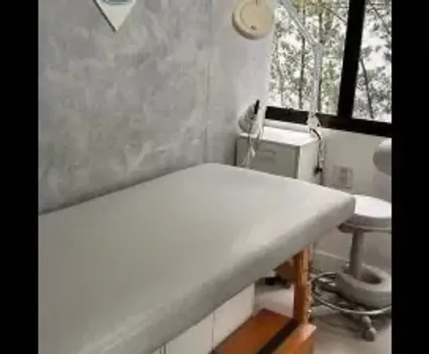Ponto comercial/Loja/Box para aluguel tem 10 metros quadrados com 3 quartos
