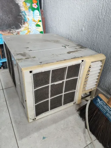 Ar Springer 249 reais 220v