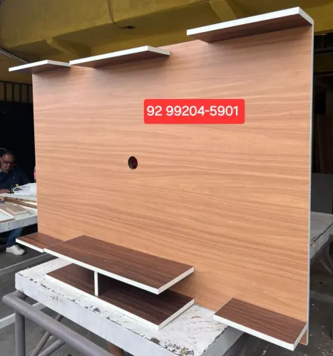Painel de tv amadeirado