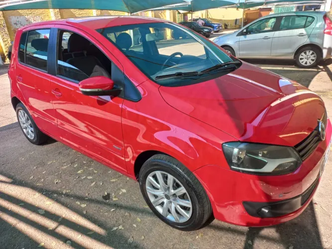 Volkswagen Fox 1.6 MI Total Flex 8V 5P 2013