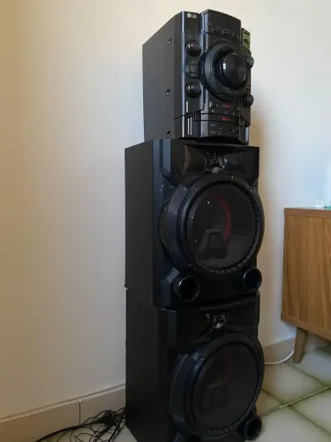 Som duas caixa LG 620W