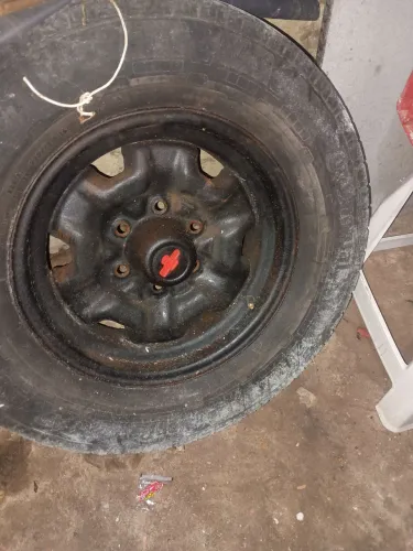 Rodas aro 16 6 furos com pneus