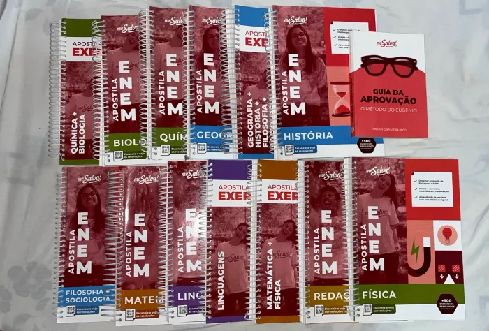 Kit de apostilas Me Salva! + Provas enem + Livro guia da aprovação