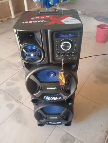 VENDO OU TROCO CAIXA AMVOX 1400W CAIXA NOVA E POTENTE