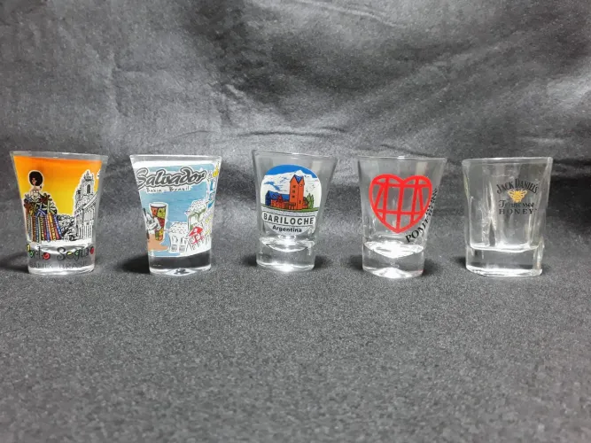 05 copos de shot variados 