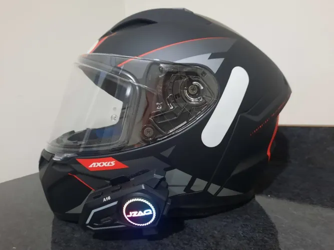 Capacete Axxis com intercomunicador
