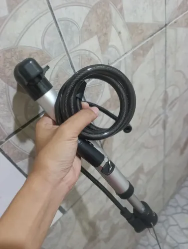BOMBA DE AR BIKE E CADEADO REFORÇADO