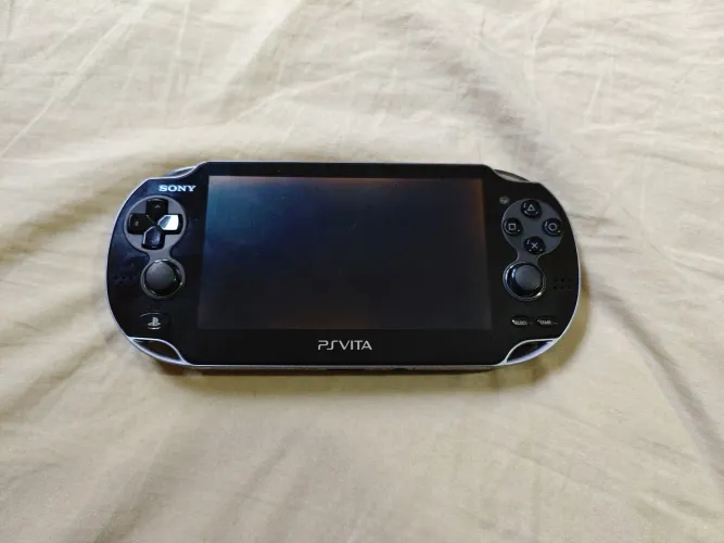 PS Vita americano OLED PCH-1101 + 2 jogos + Cartão 32GB