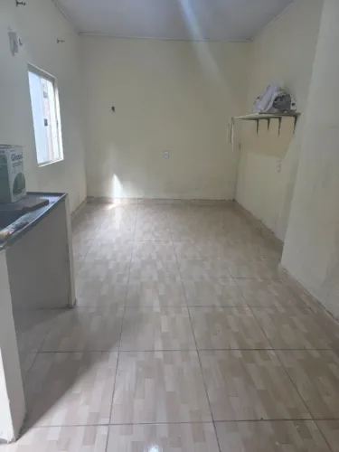 Aluga-se Quarto com Banheiro no Tucumã