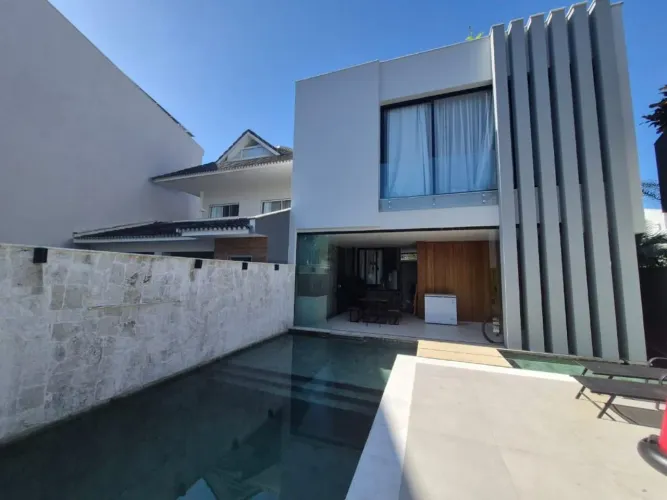 RIVIERA DEL SOL Casa com 4 quartos, 4 suítes à venda, em torno de 370 m² por R$ 3.900.000 