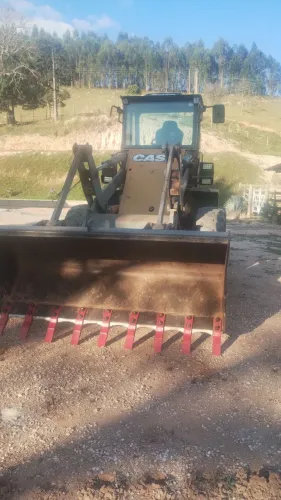 Vendo carregadeira Case W20 E