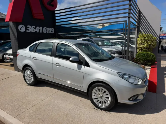 Fiat Grand Siena Essence 1.6 Flex 16V 2014