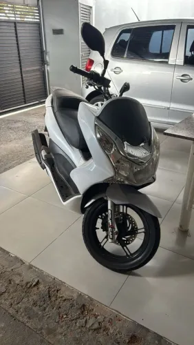 Vendo pcx top só pegar e andar aceito trocas