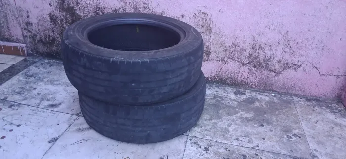 2 pneus 15 fracos 195/55 por 100 reais