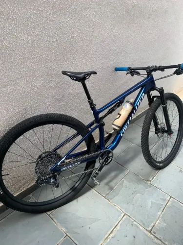 Bicicleta mountain bike